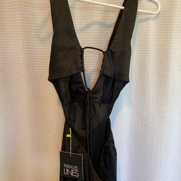 Parallel Lines cut out satin slip midi dress in black - Picture 5 of 6